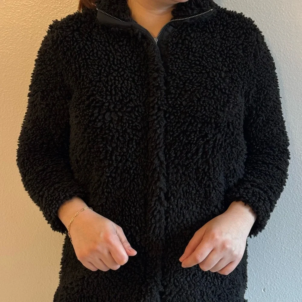 Banana Republic Women's Black Teddy Jacket - Picture 1 of 2